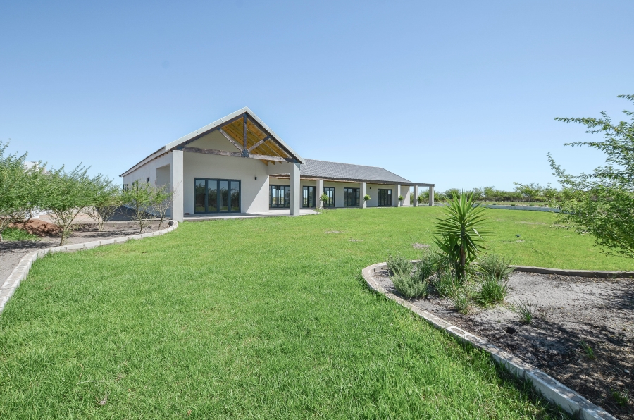 10 Bedroom Property for Sale in Hartebeesfontein Western Cape